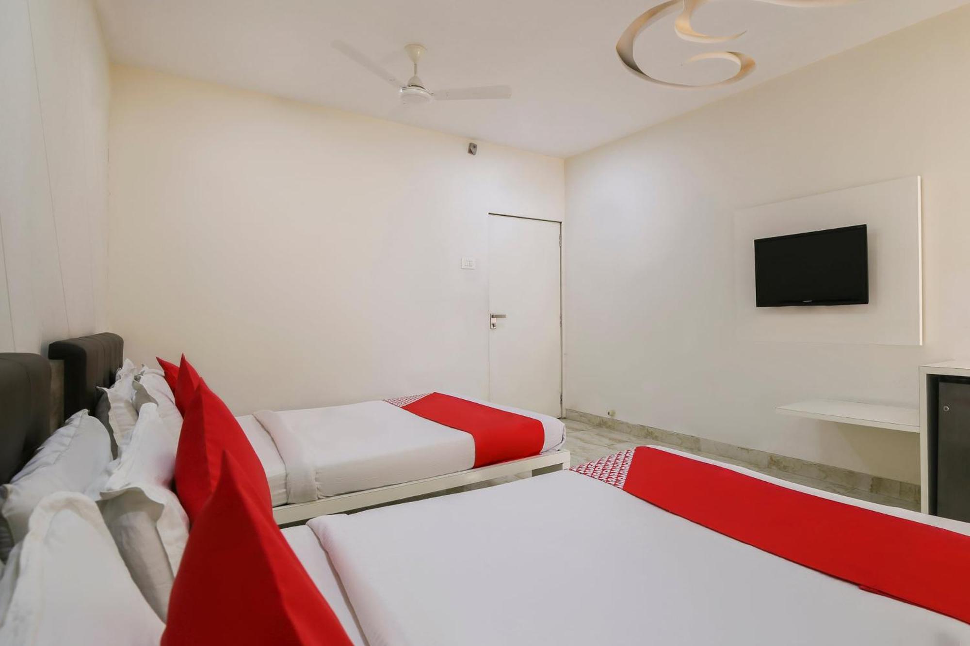 Hotel O Shiv Vatika Banquet & Rooms Bhatha Exterior foto
