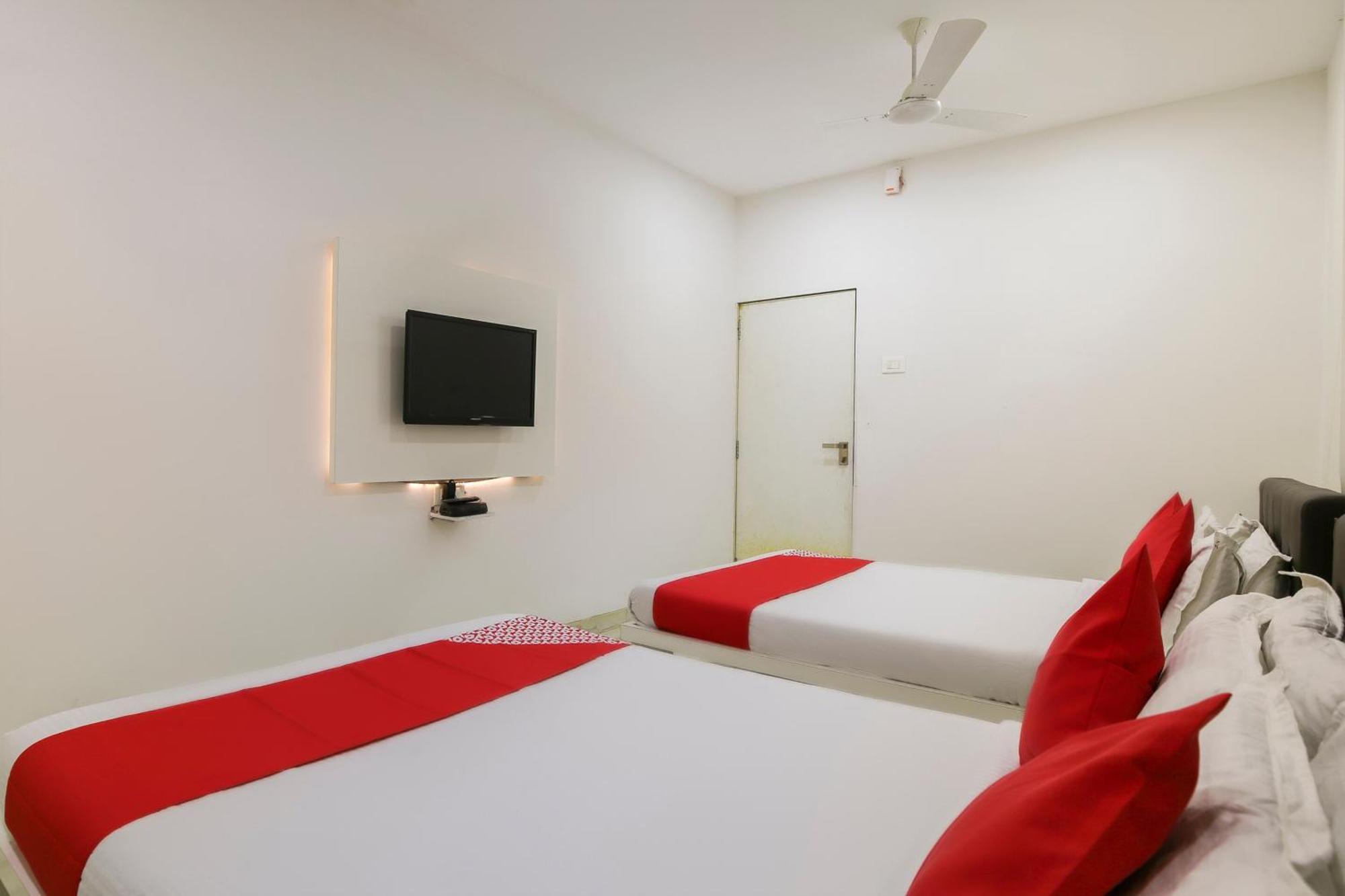 Hotel O Shiv Vatika Banquet & Rooms Bhatha Exterior foto